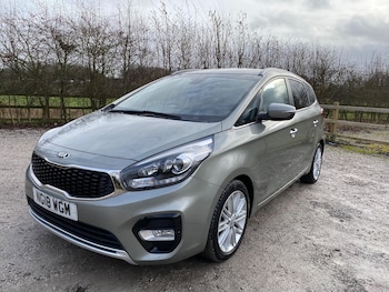 Used Kia Carens 2018 for sale - 77162956: Photo