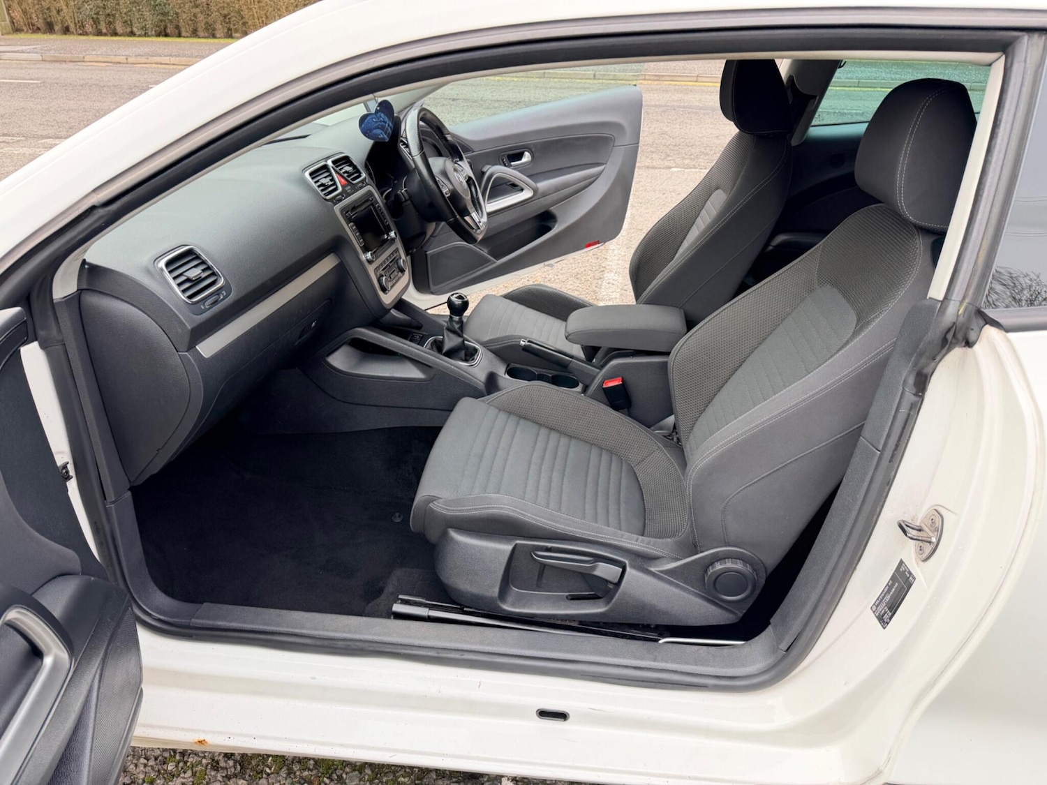 Used Volkswagen Scirocco 2011 for sale - 77598054: Photo 22