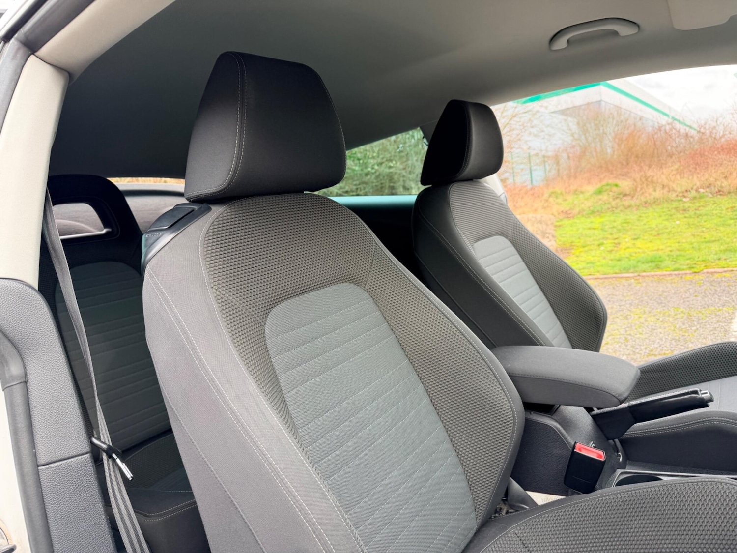 Used Volkswagen Scirocco 2011 for sale - 77598054: Photo 25