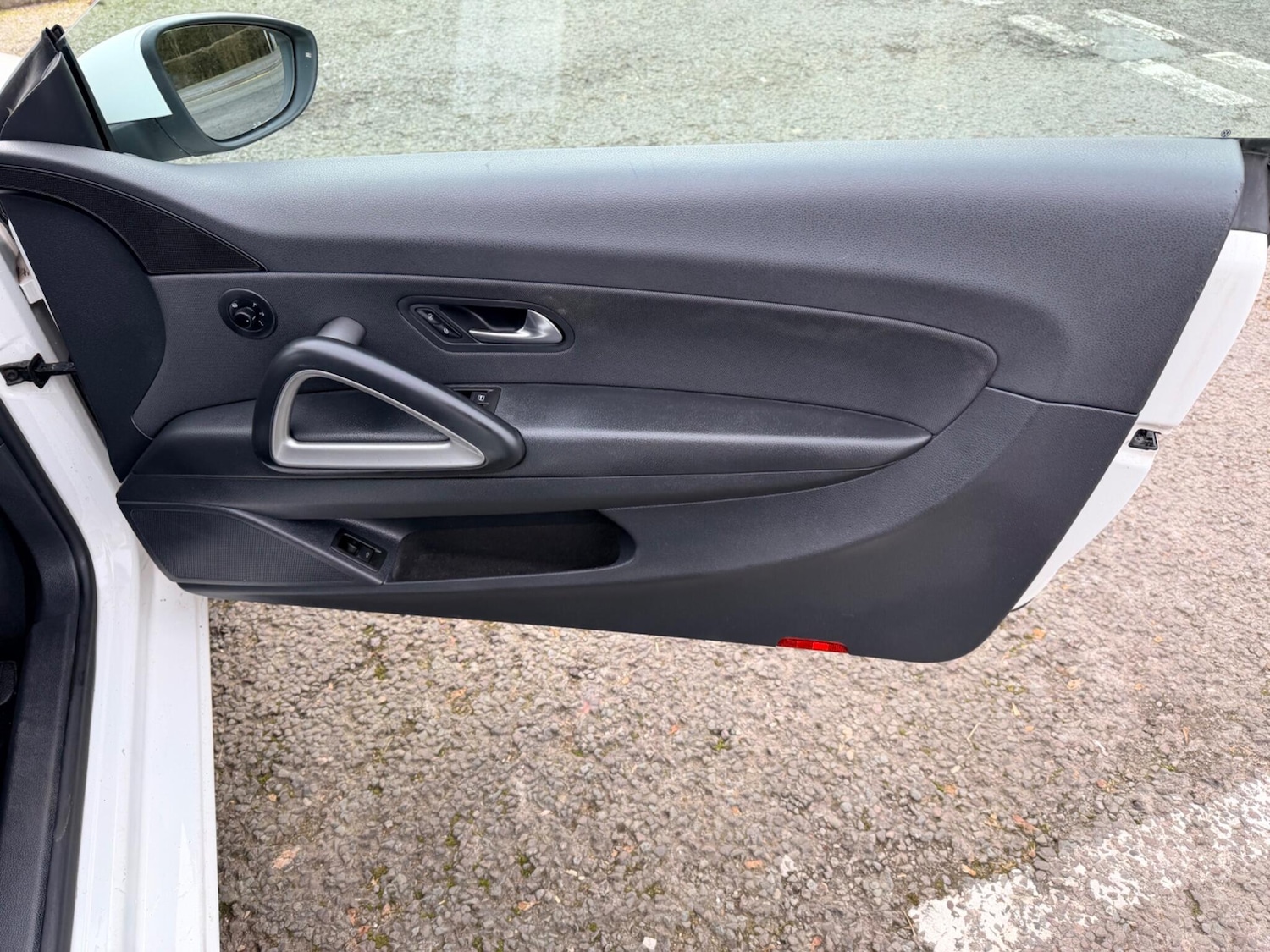 Used Volkswagen Scirocco 2011 for sale - 77598054: Photo 33