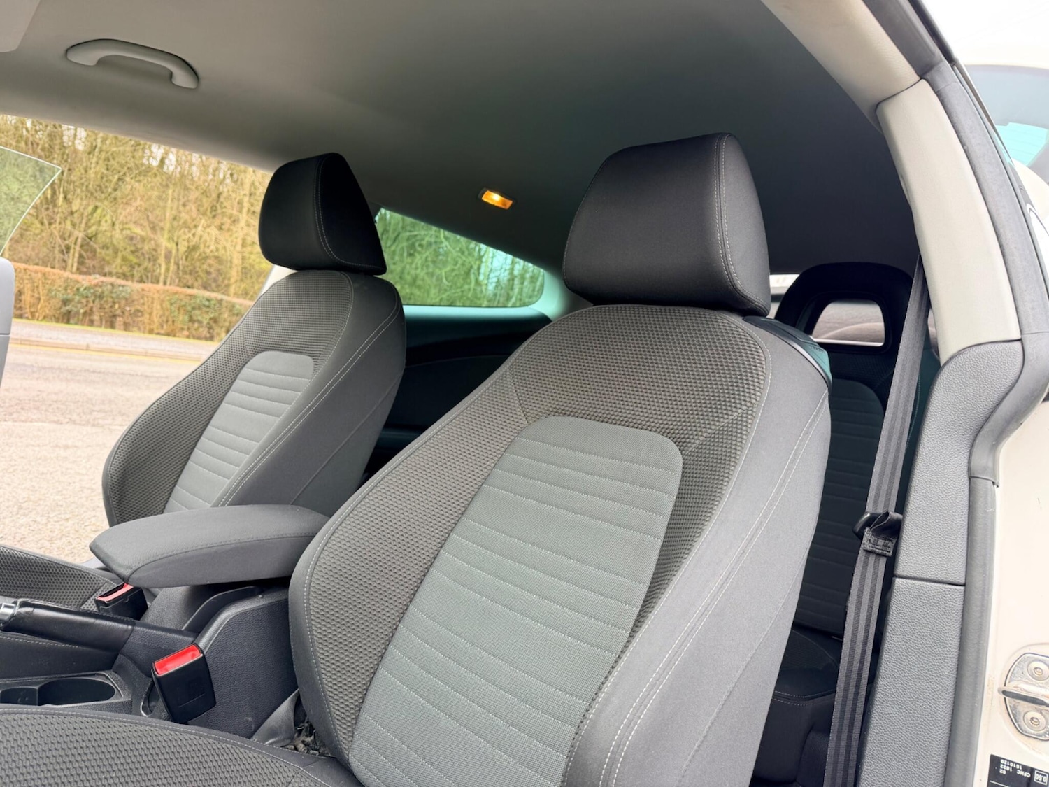 Used Volkswagen Scirocco 2011 for sale - 77598054: Photo 35