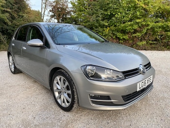 Used Volkswagen Golf 2016 for sale - 76013532: Photo