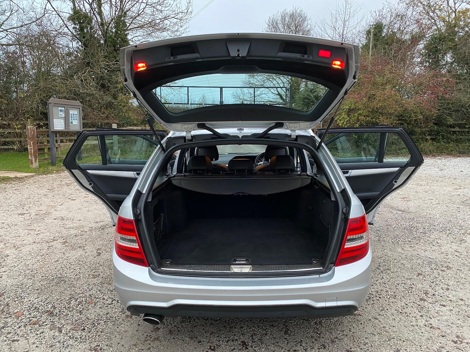 Used Mercedes-Benz C Class 2011 for sale - 76714373: Photo 21