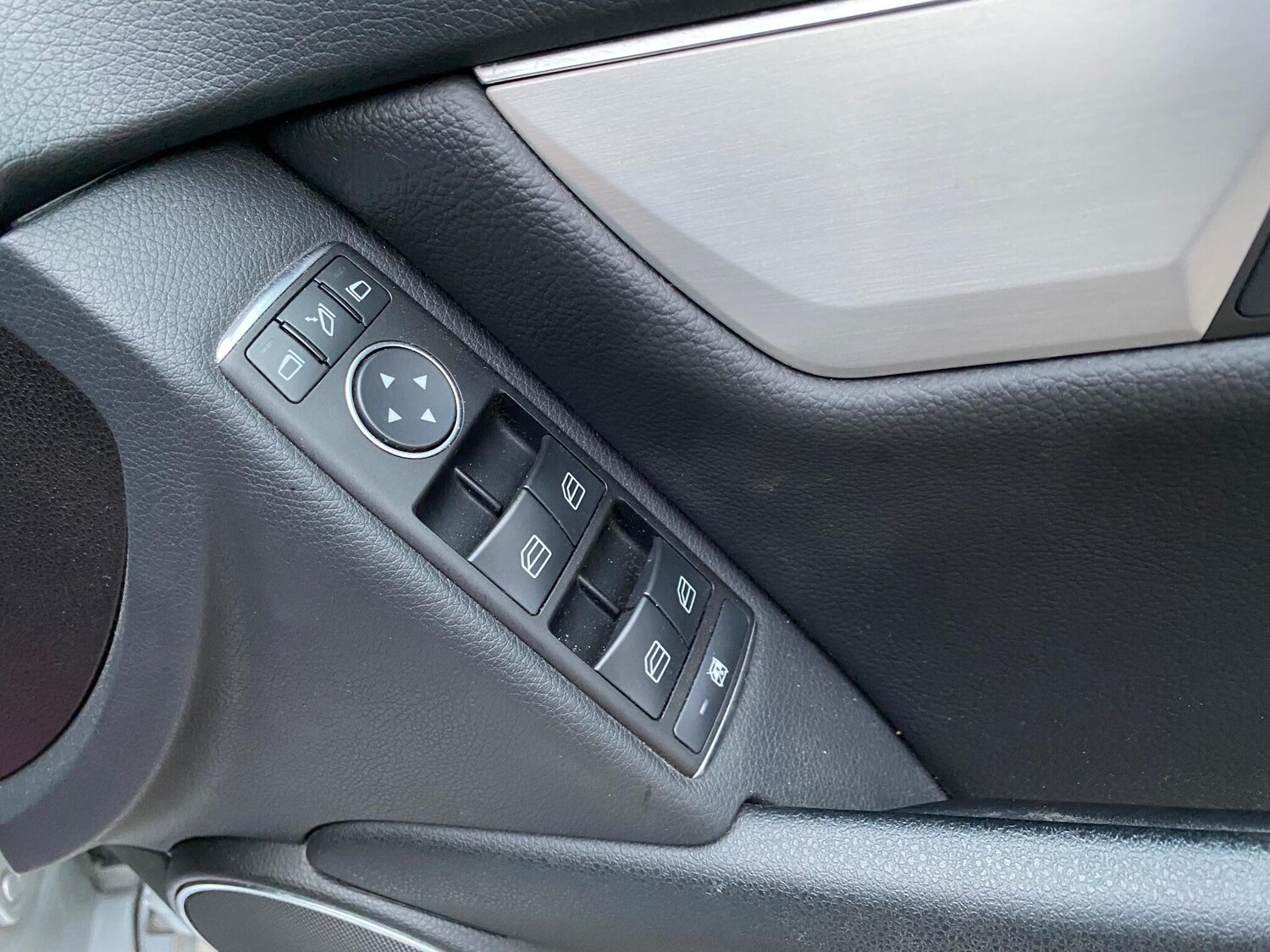 Used Mercedes-Benz C Class 2011 for sale - 76714373: Photo 28