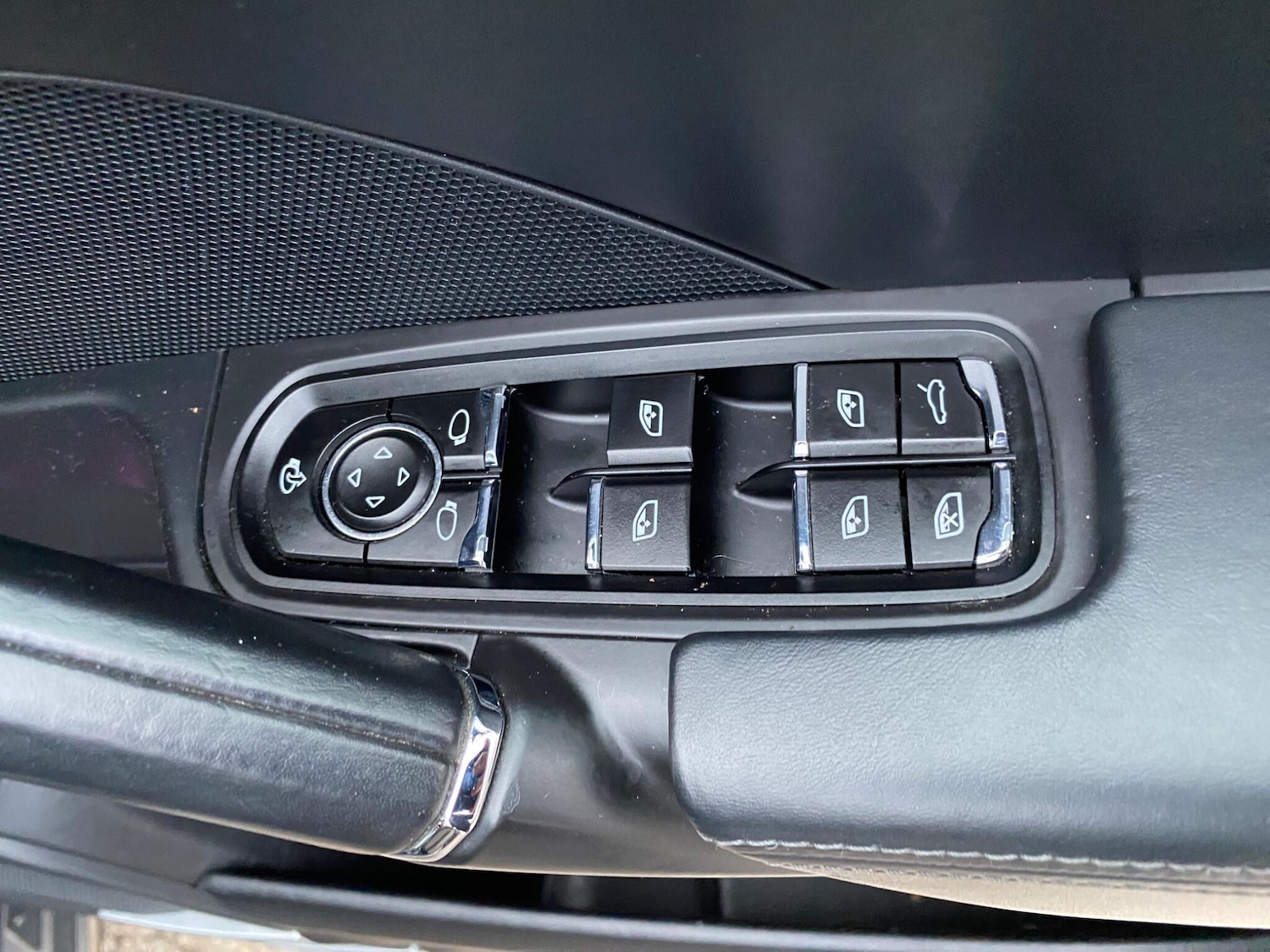 Used Porsche Cayenne for sale - 77291667: Photo 36