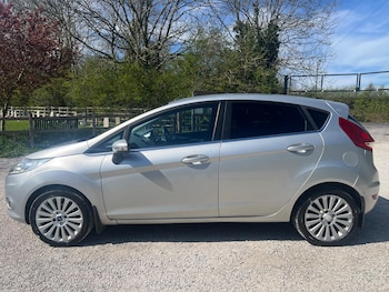 Used Ford Fiesta 2010 for sale - 77956927: Photo