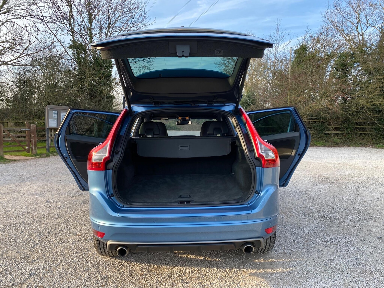 Used Volvo XC60 2015 for sale - 77957973: Photo 13