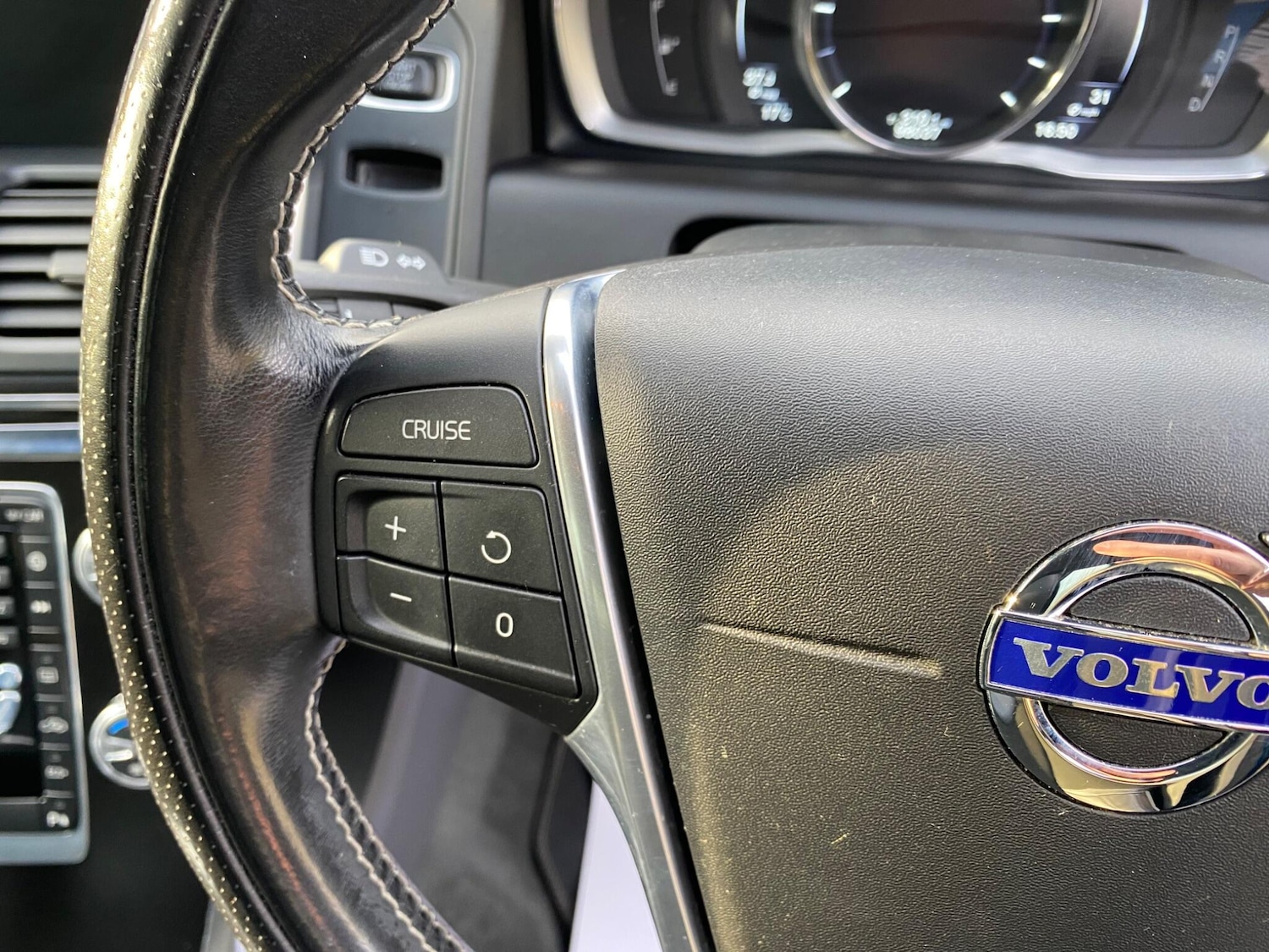 Used Volvo XC60 2015 for sale - 77957973: Photo 19