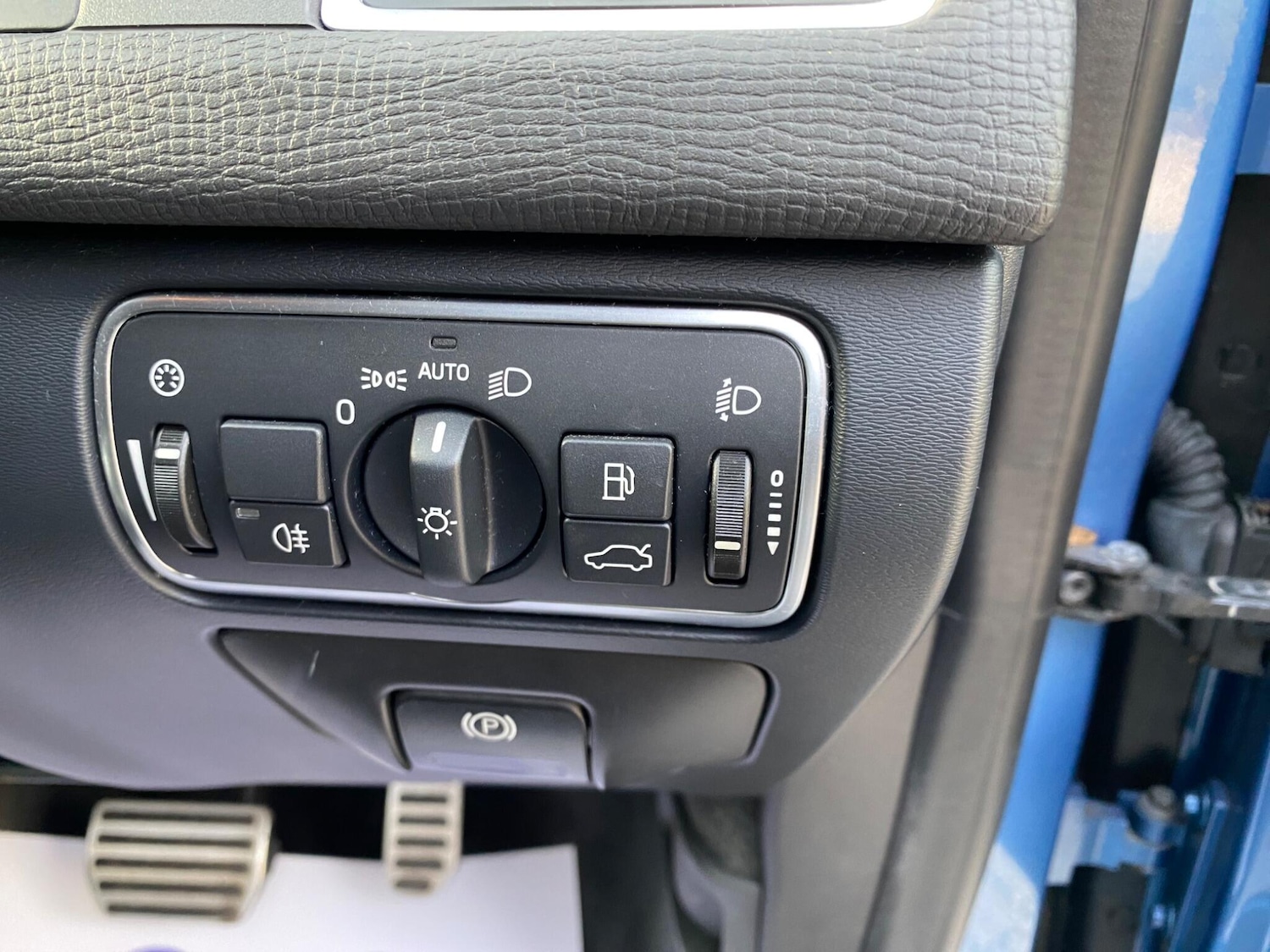 Used Volvo XC60 2015 for sale - 77957973: Photo 34