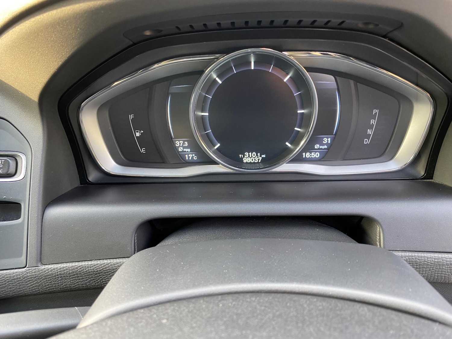 Used Volvo XC60 2015 for sale - 77957973: Photo 9