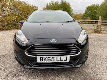 Used Ford Fiesta 2015 for sale - 76425033: Photo