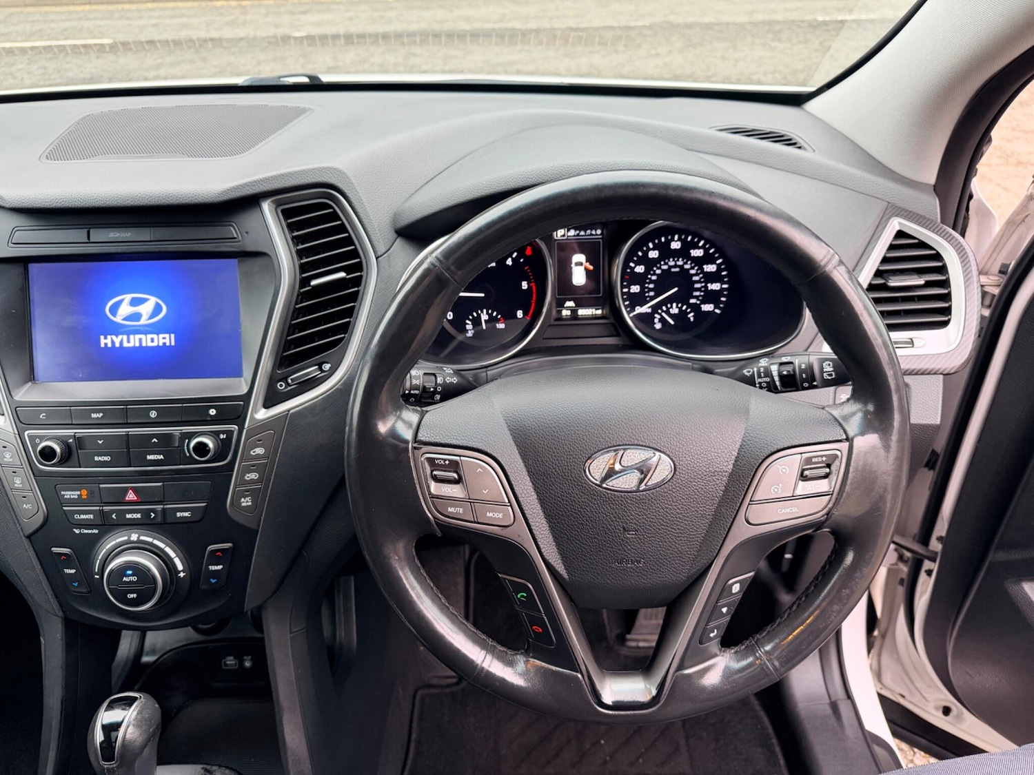 Used Hyundai Santa Fe for sale - 77957759: Photo 17