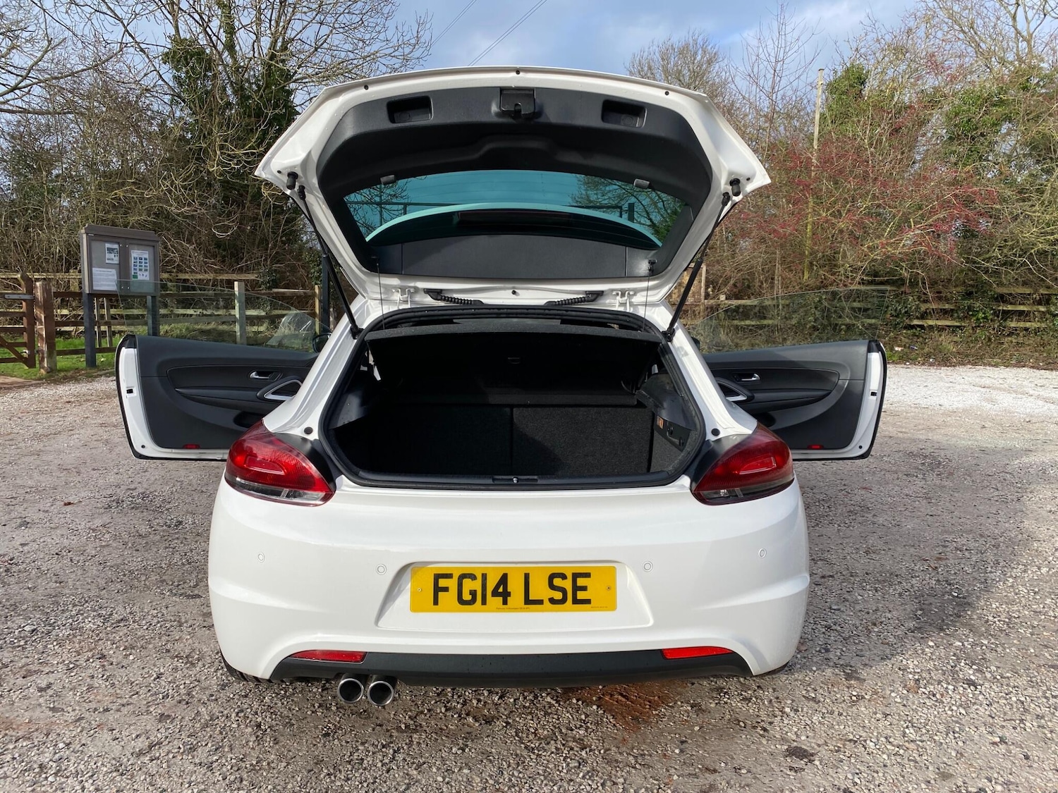 Used Volkswagen Scirocco for sale - 77684110: Photo 14