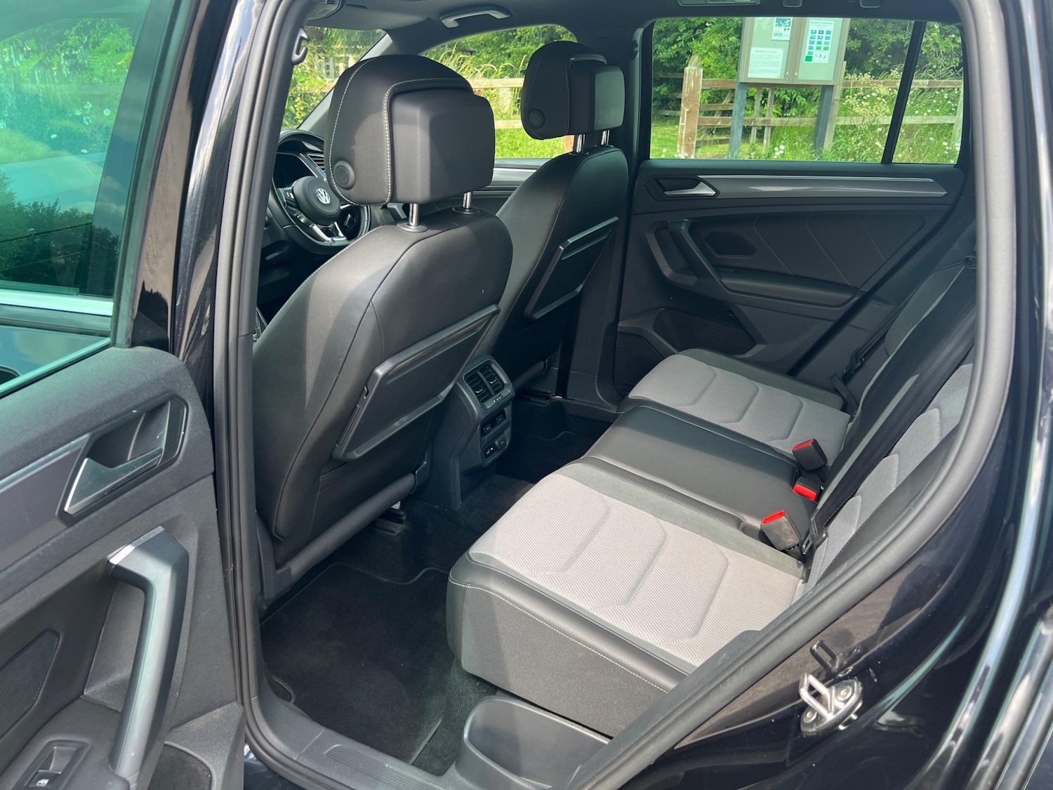 Used Volkswagen Tiguan 2019 for sale - 76659296: Photo 14