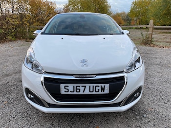 Used Peugeot 208 2017 for sale - 76498851: Photo