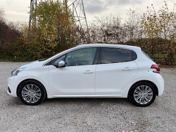 Used Peugeot 208 2017 for sale - 76498851: Photo