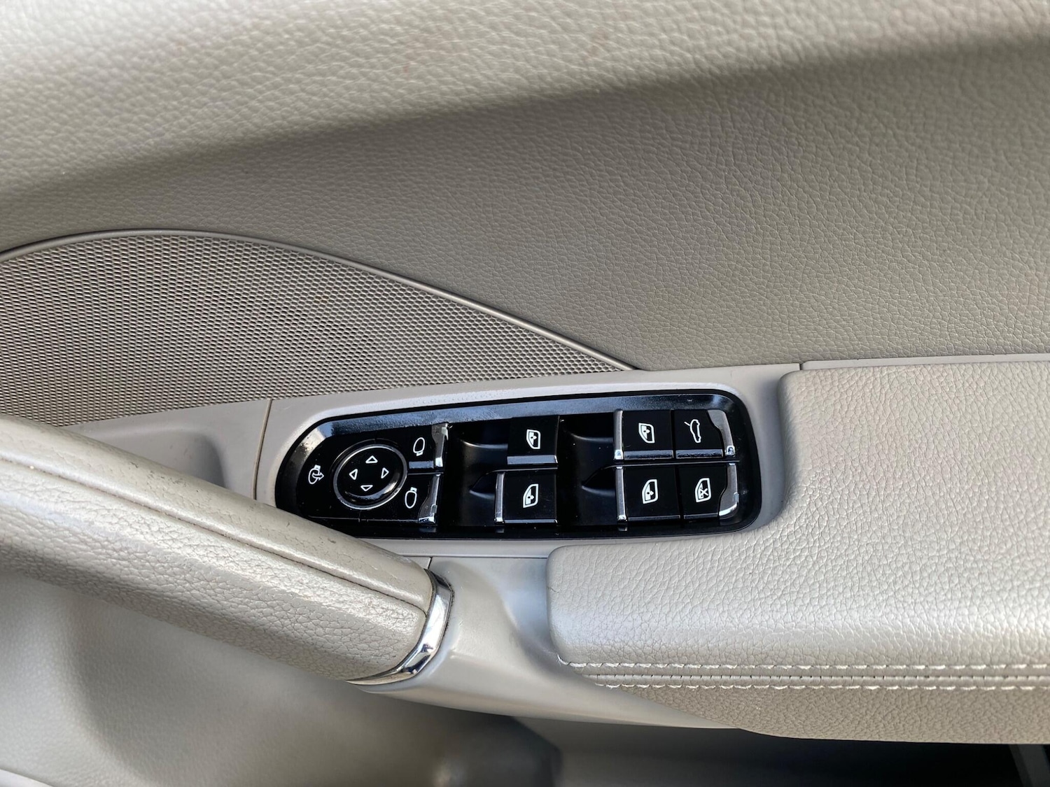 Used Porsche Cayenne 2013 for sale - 77704823: Photo 32