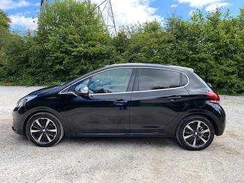 Used Peugeot 208 2018 for sale - 78891434: Photo
