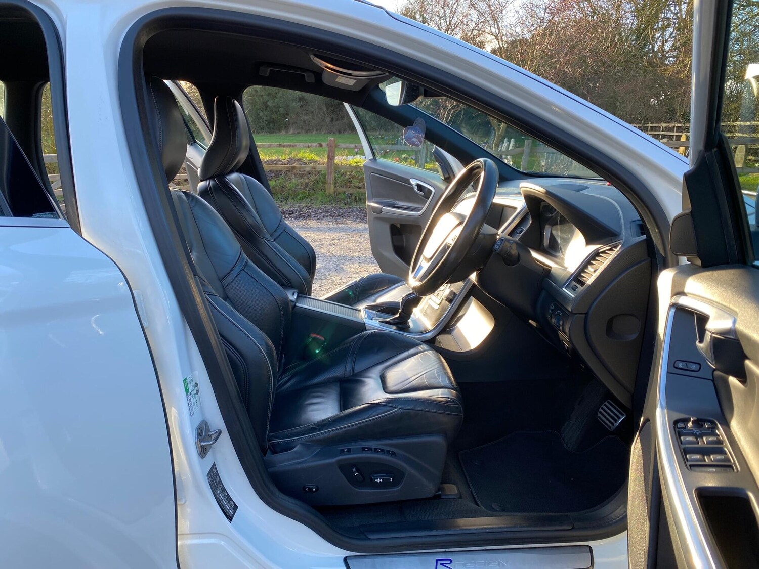 Used Volvo XC60 2015 for sale - 77524824: Photo 20