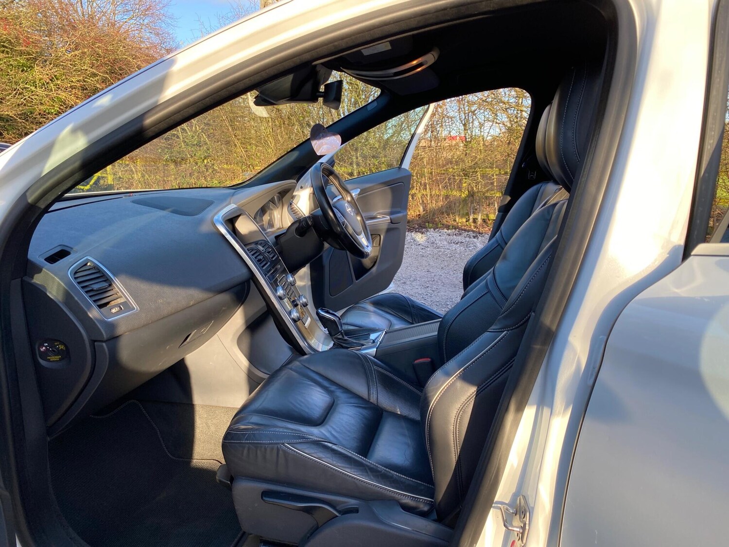 Used Volvo XC60 2015 for sale - 77524824: Photo 24