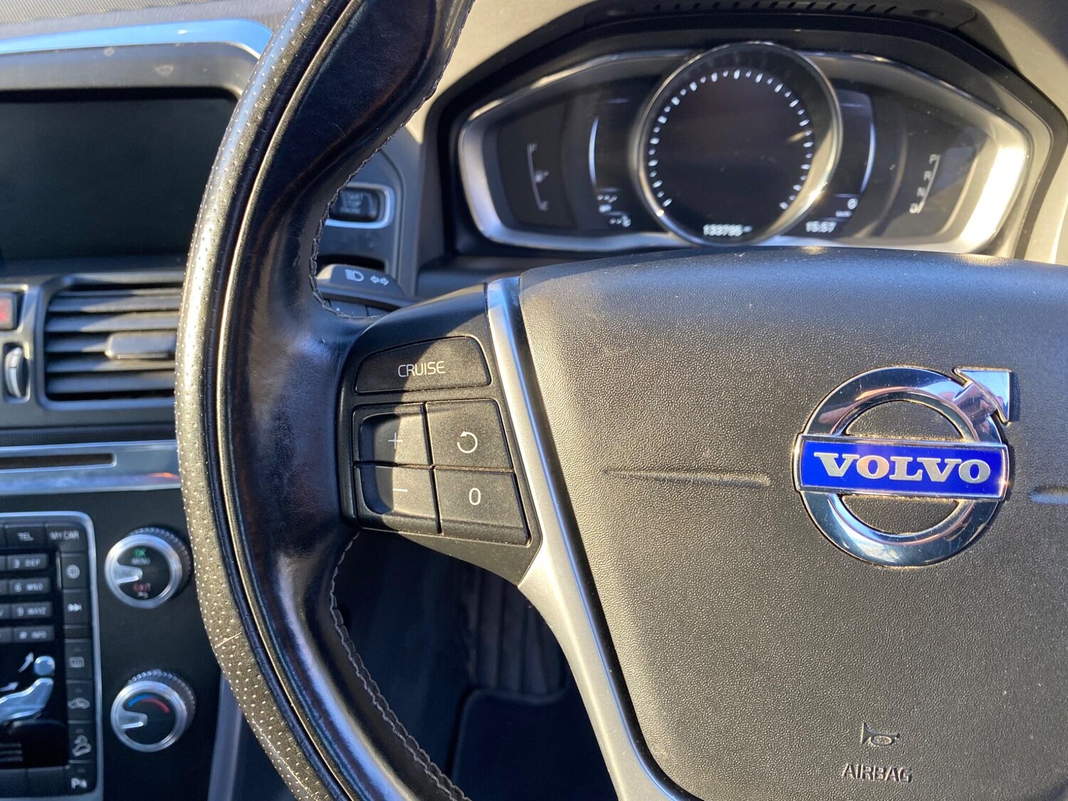 Used Volvo XC60 2015 for sale - 77524824: Photo 31