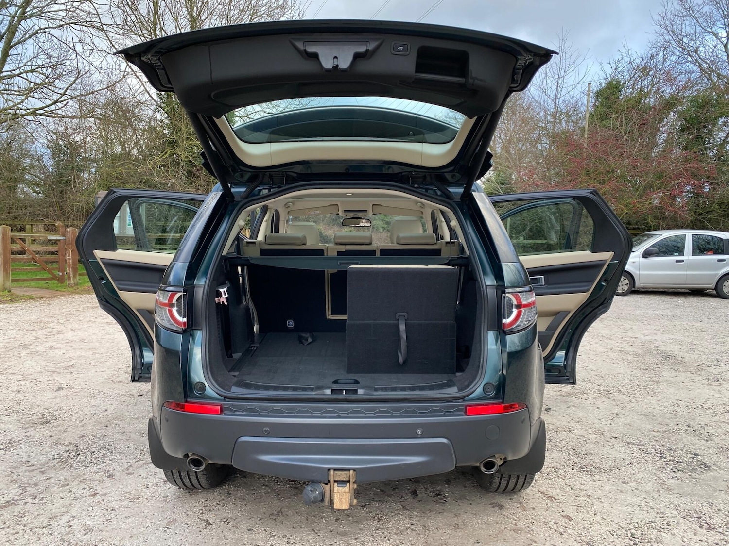 Used Land Rover Discovery Sport 2017 for sale - 77229339: Photo 12