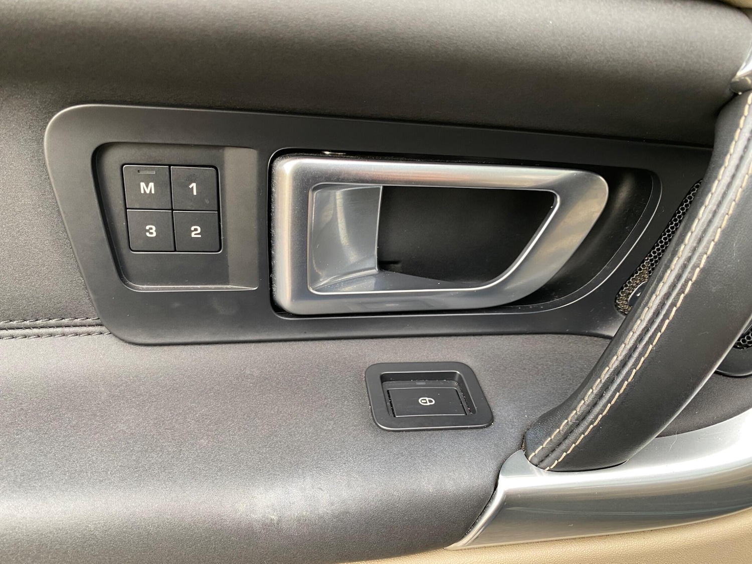 Used Land Rover Discovery Sport 2017 for sale - 77229339: Photo 40