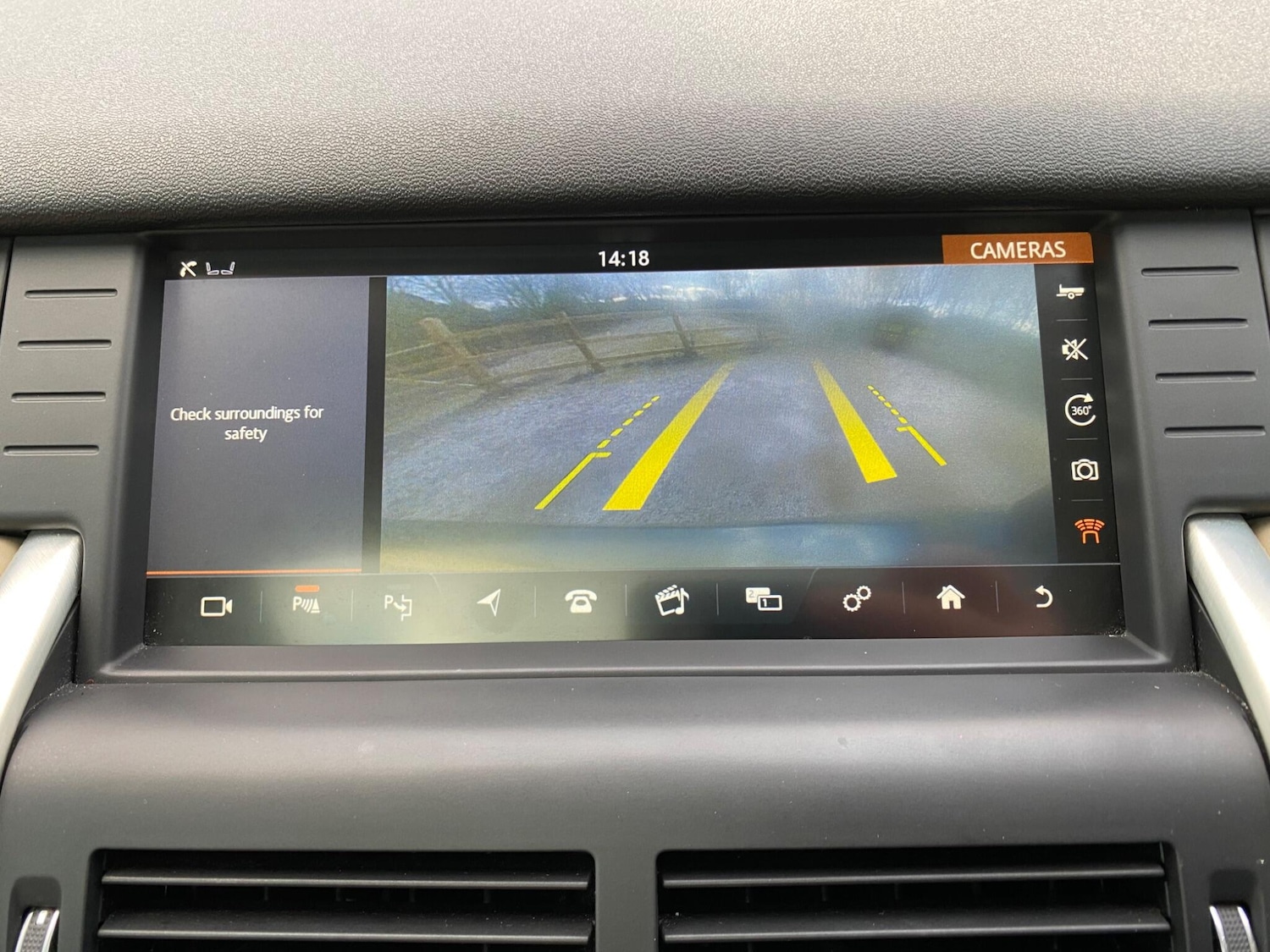 Used Land Rover Discovery Sport 2017 for sale - 77229339: Photo 42