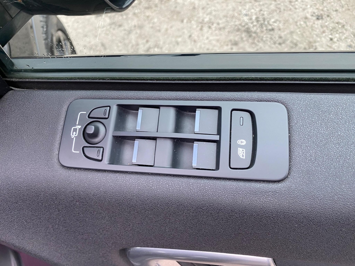 Used Land Rover Discovery Sport 2018 for sale - 77892248: Photo 38