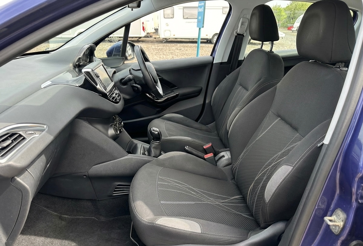 Used Peugeot 208 2013 for sale - 78123366: Photo 8