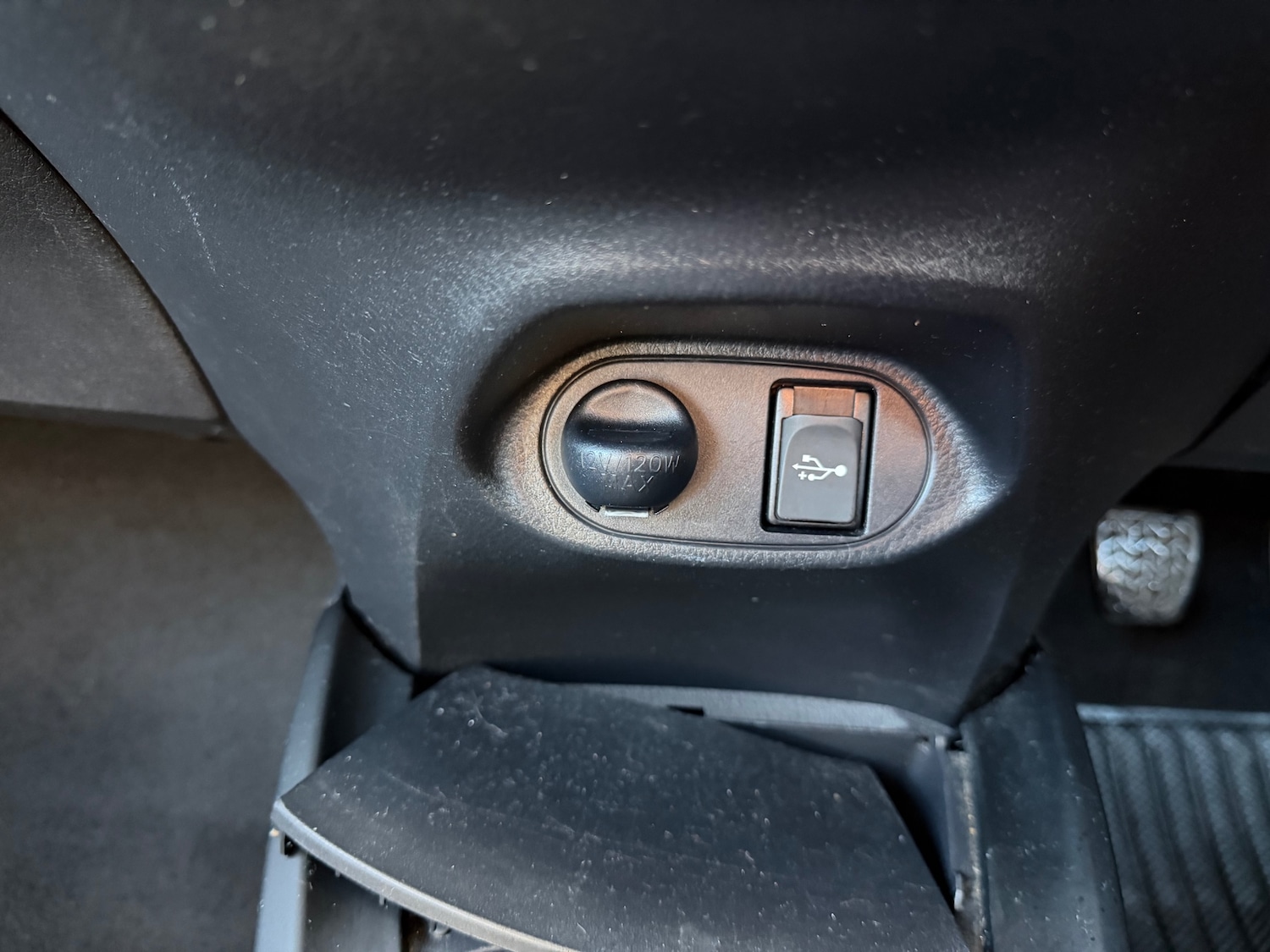 Used Toyota Yaris 2015 for sale - 77781320: Photo 22