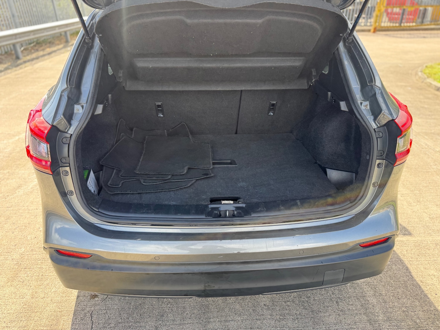 Used Nissan Qashqai 2017 for sale - 77891501: Photo 16