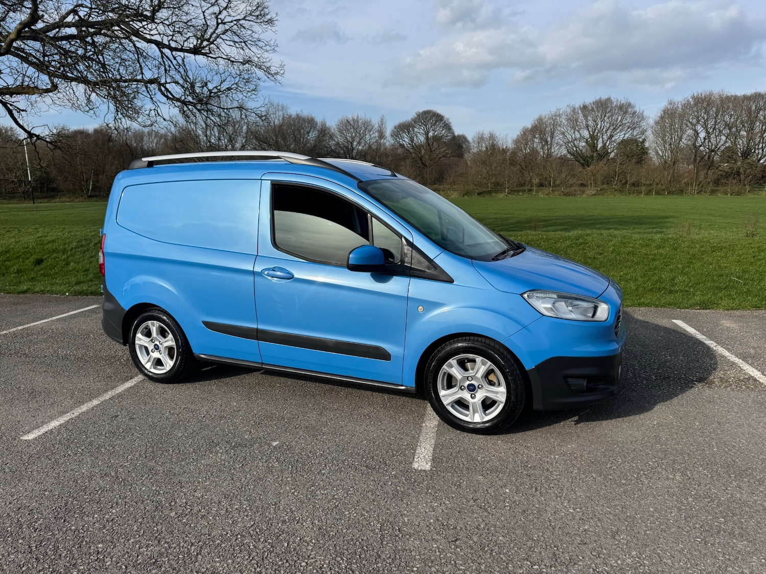 Used Ford Transit Courier 2015 for sale - 77938624: Photo 17