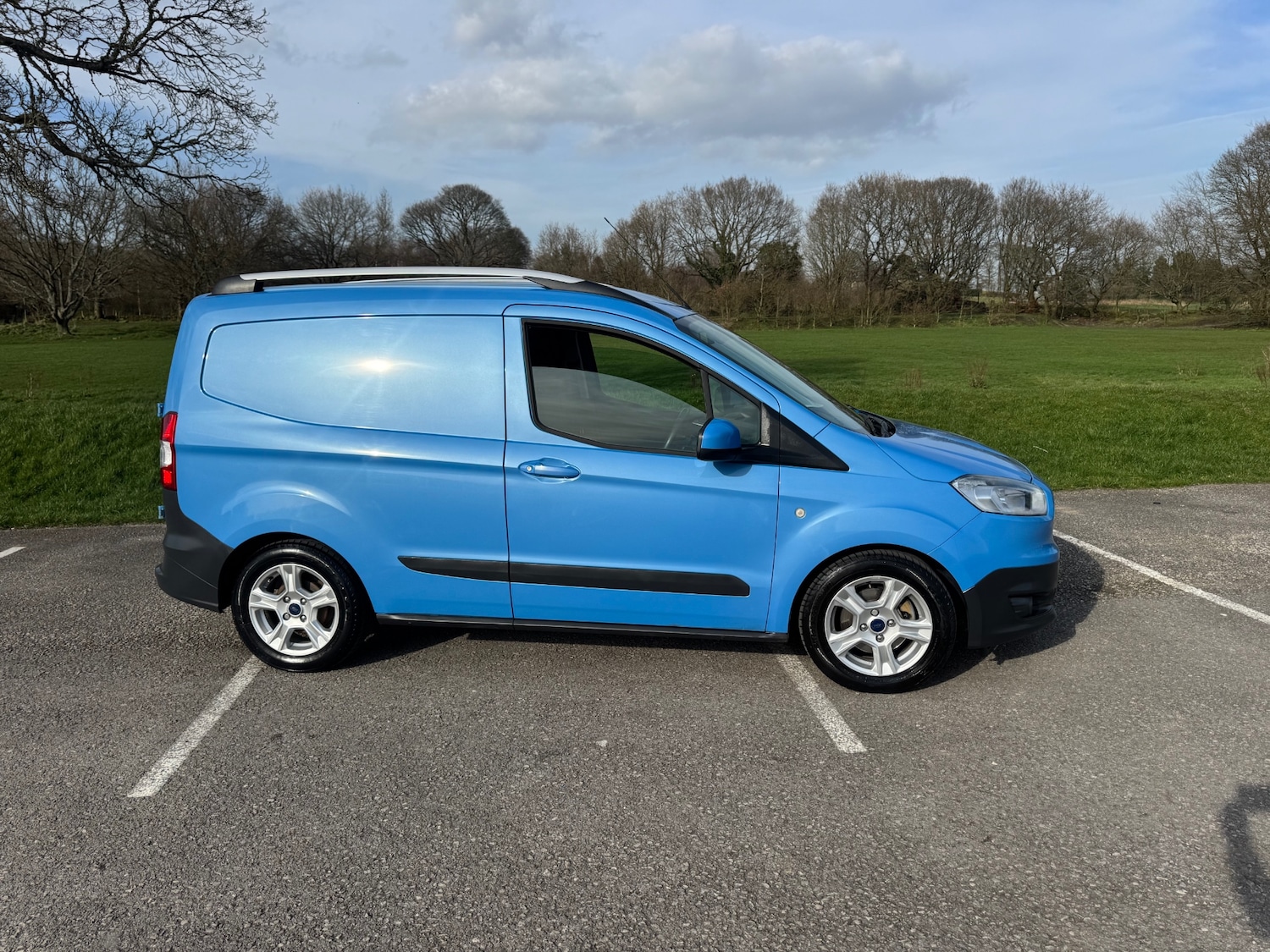 Used Ford Transit Courier 2015 for sale - 77938624: Photo 18