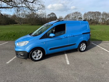 Used Ford Transit Courier 2015 for sale - 77938624: Photo