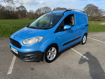 Used Ford Transit Courier 2015 for sale - 77938624: Photo