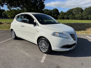 Used Chrysler Ypsilon 2013 for sale - 79272369: Photo