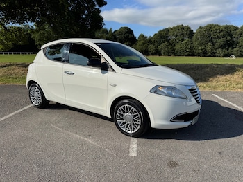 Used Chrysler Ypsilon 2013 for sale - 79272369: Photo
