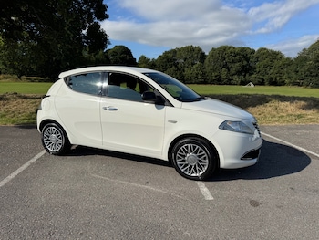 Used Chrysler Ypsilon 2013 for sale - 79272369: Photo