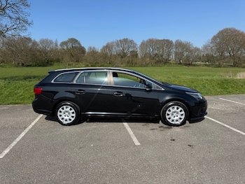 Used Toyota Avensis 2014 for sale - 78170059: Photo
