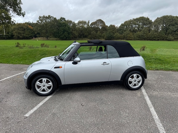 Used MINI Convertible 2008 for sale - 76179272: Photo 12