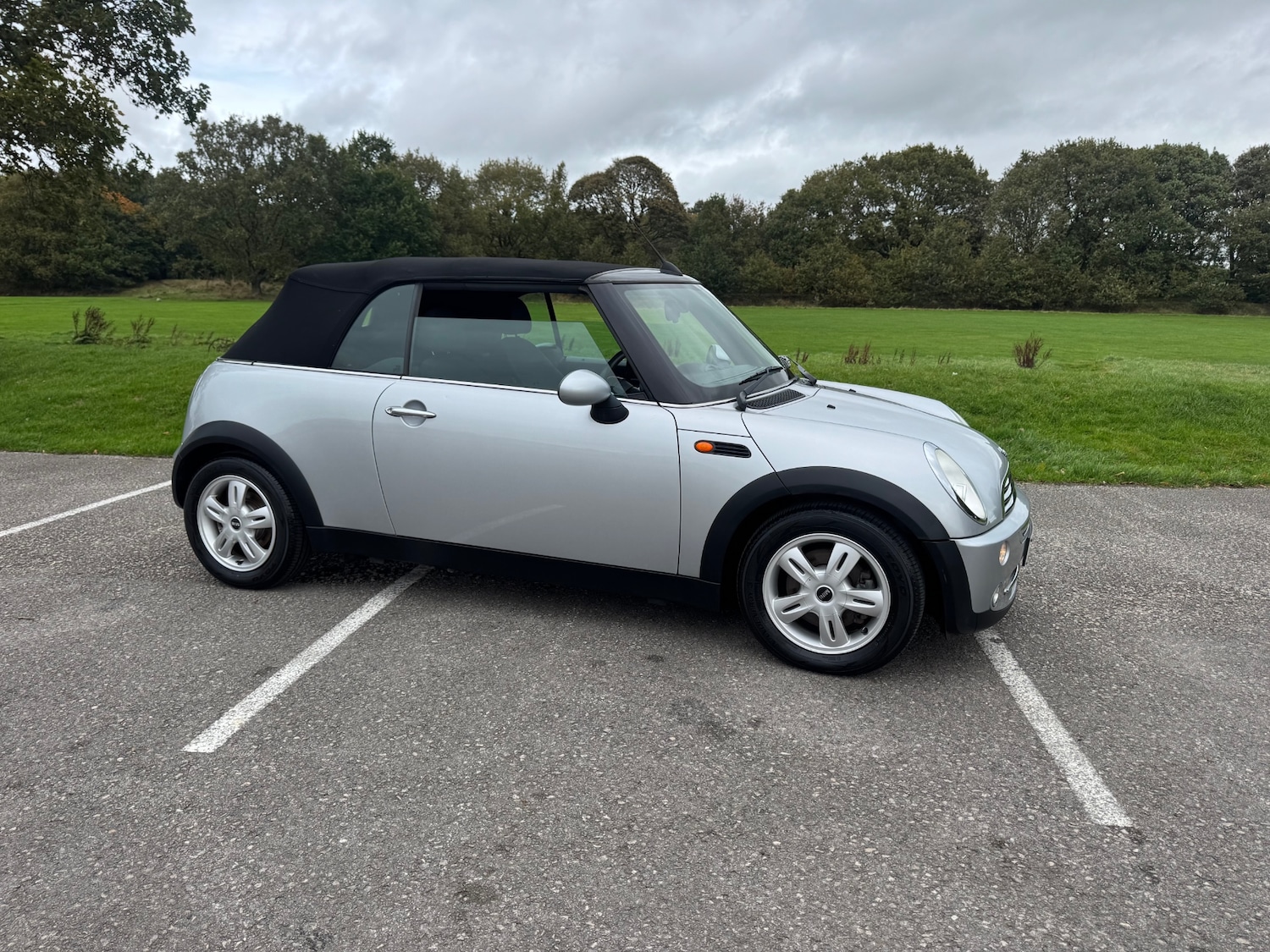Used MINI Convertible 2008 for sale - 76179272: Photo 2