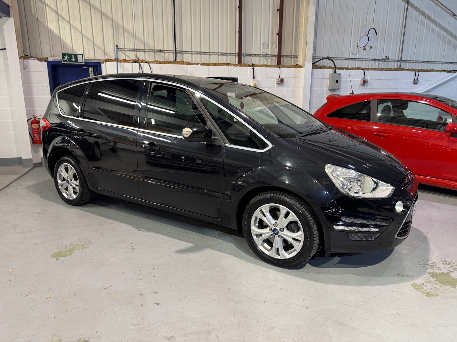 Used Ford S-Max 2013 for sale - 78056900: Photo 2