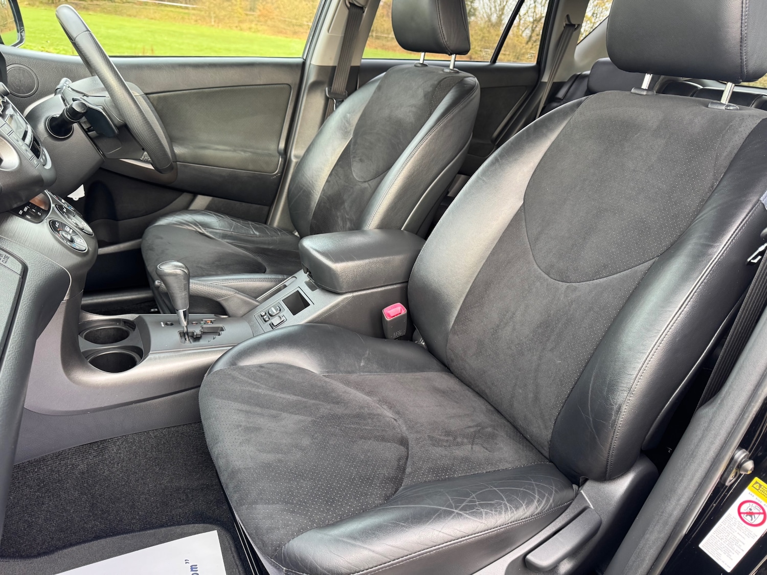 Used Toyota RAV4 2010 for sale - 76699601: Photo 15