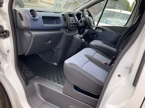 Used Vauxhall Vivaro 2018 for sale - 74073852: Photo 2