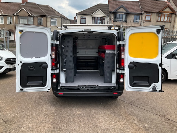 Used Vauxhall Vivaro 2018 for sale - 74073852: Photo 5