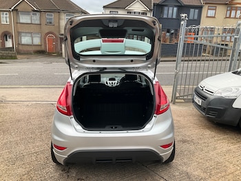 Used Ford Fiesta 2011 for sale - 77570279: Photo