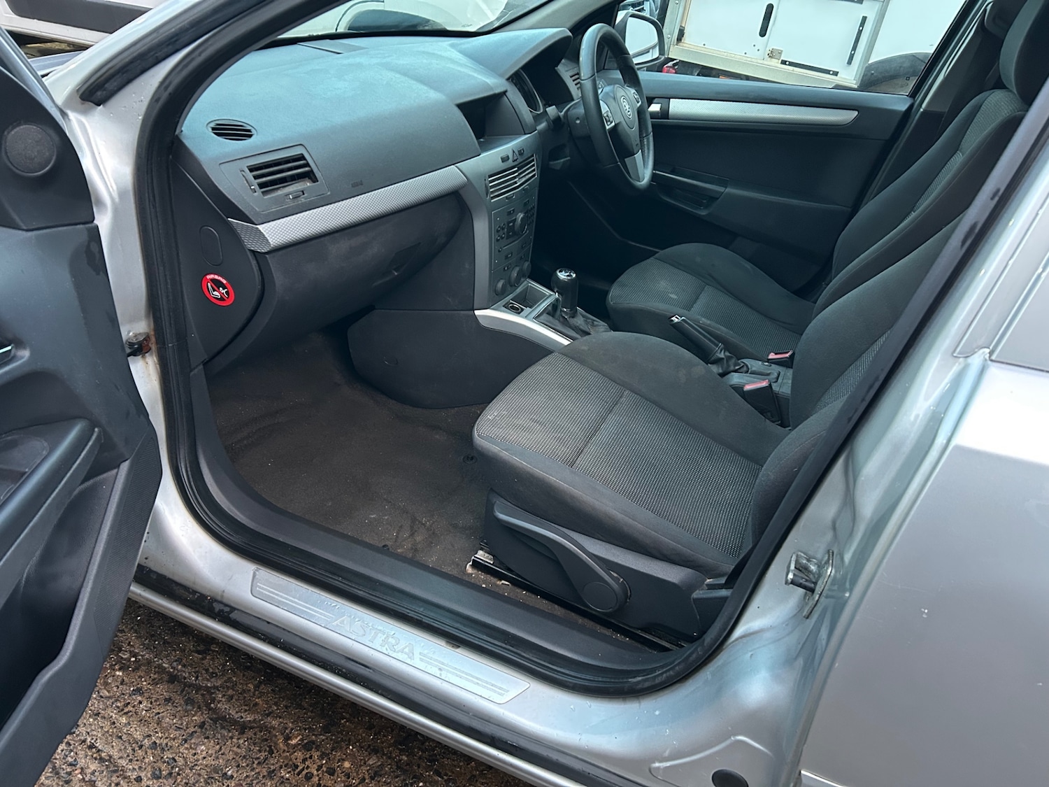 Used Vauxhall Astra Van 2012 for sale - 76693023: Photo 2