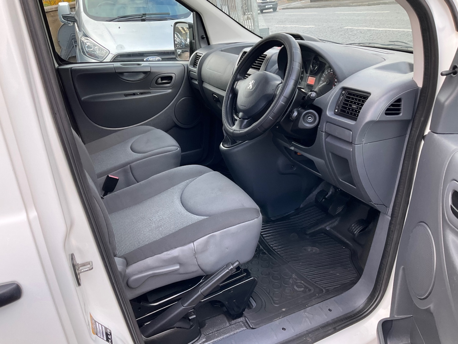 Used Peugeot Expert 2013 for sale - 75690707: Photo 9