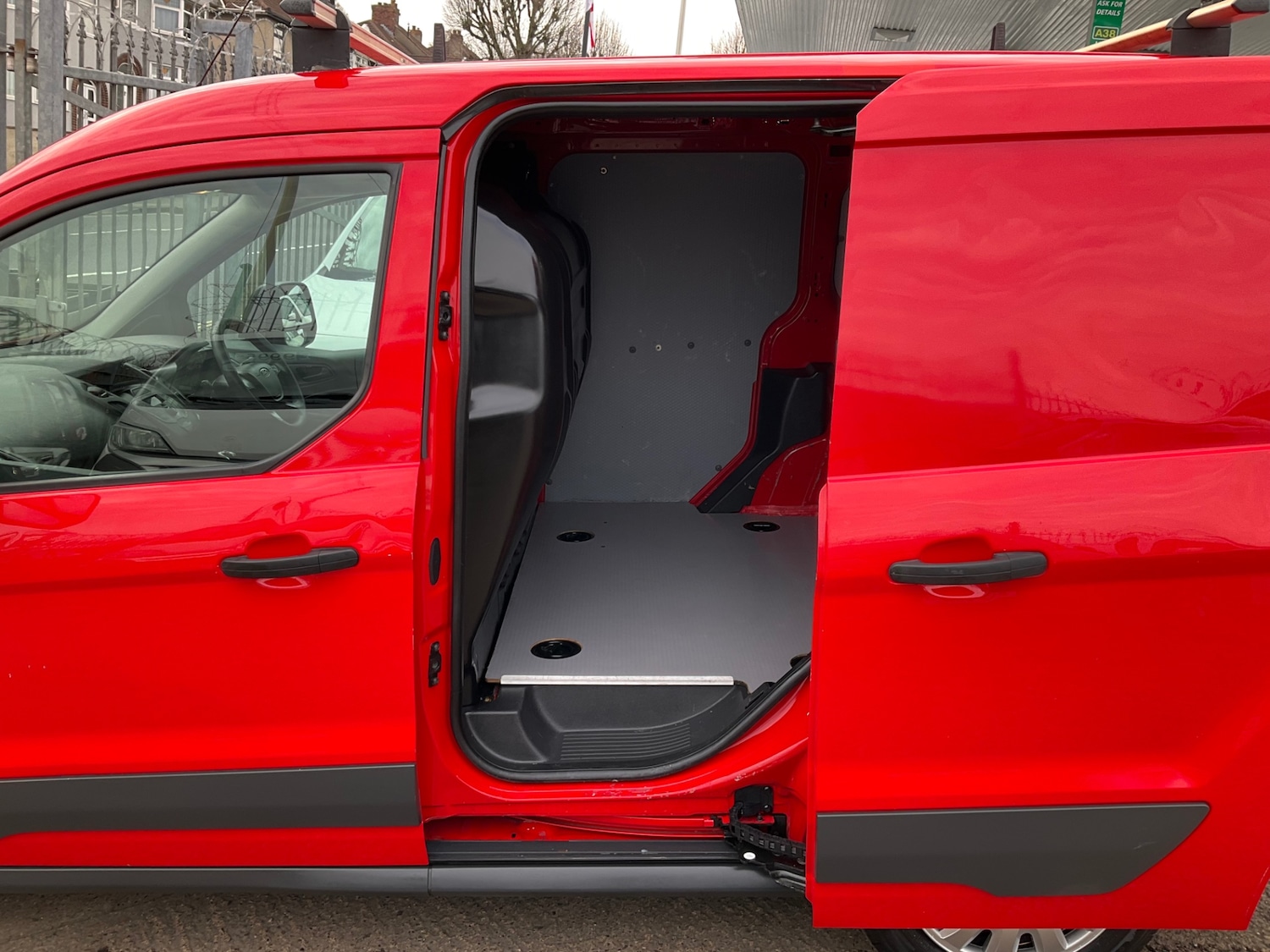 Used Ford Transit Connect 2015 for sale - 77570454: Photo 3